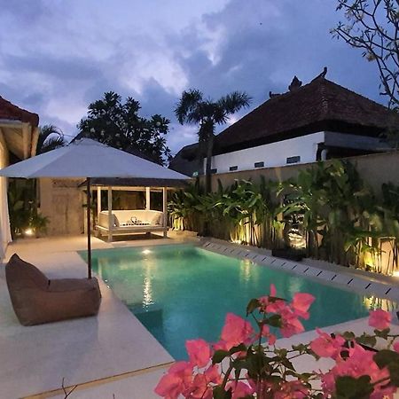 La Dolce Villa Seminyak Exterior foto